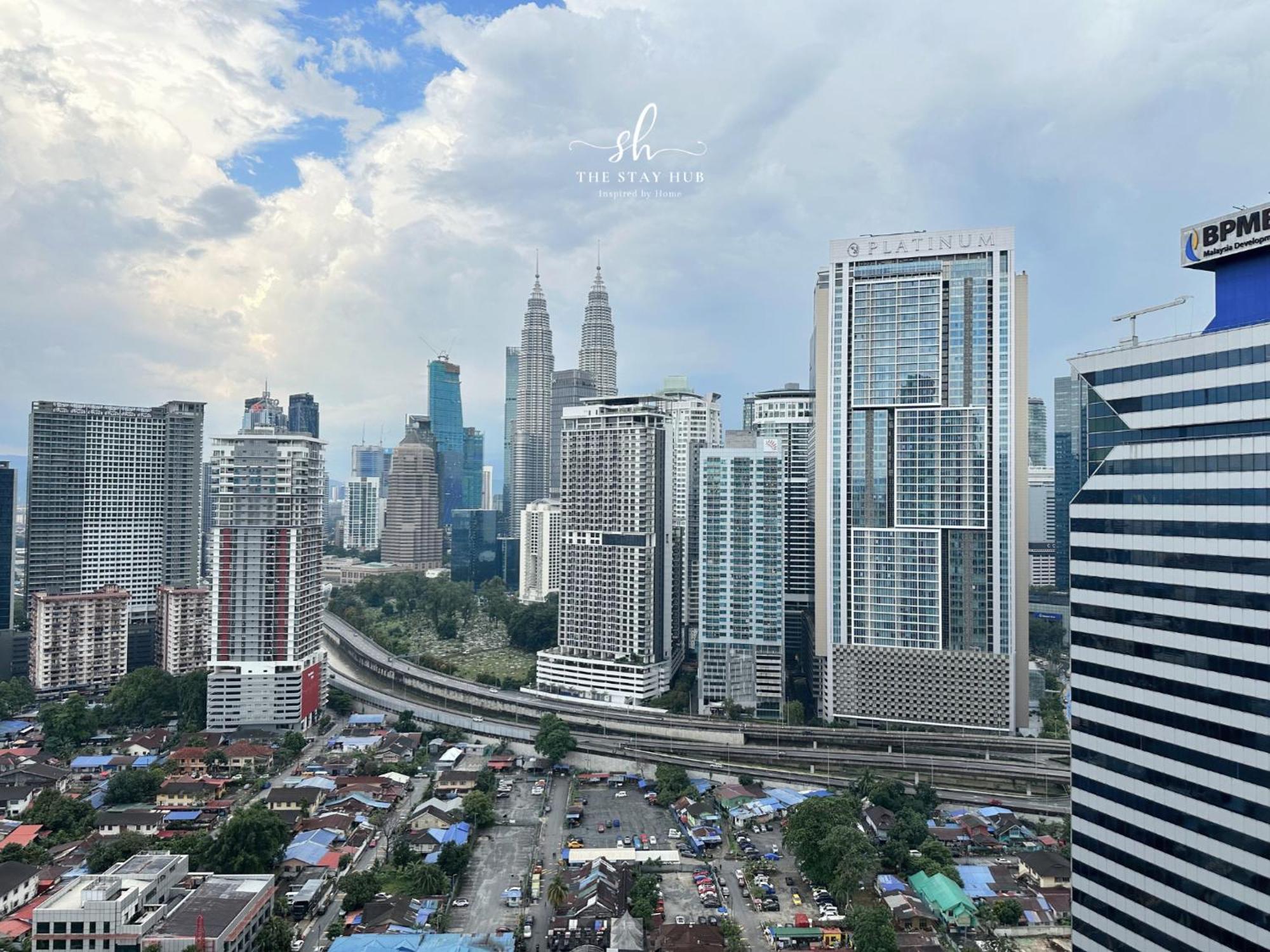 クアラルンプールThe Luxe Klcc View Sky Poolアパートメント エクステリア 写真