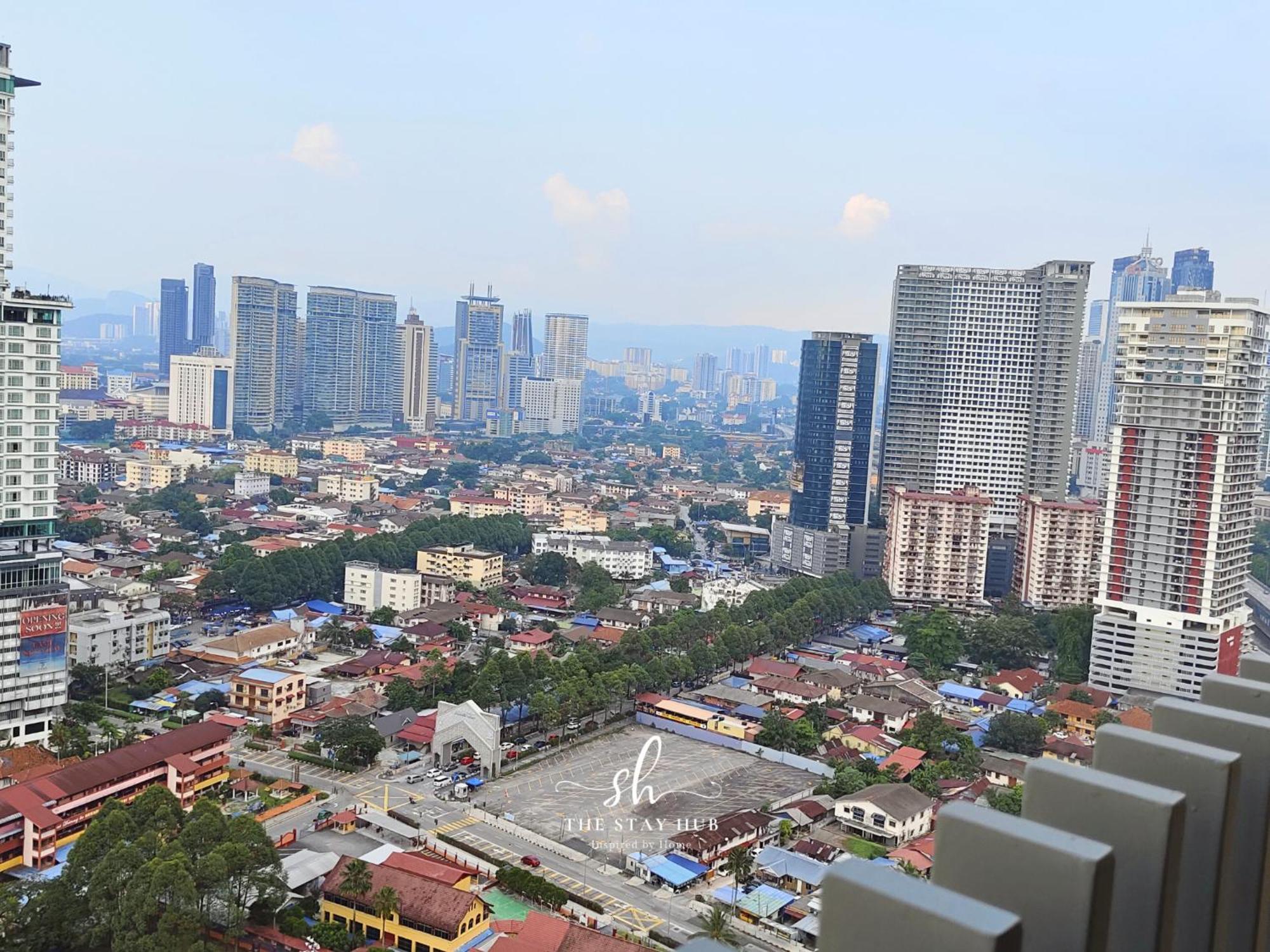 クアラルンプールThe Luxe Klcc View Sky Poolアパートメント エクステリア 写真